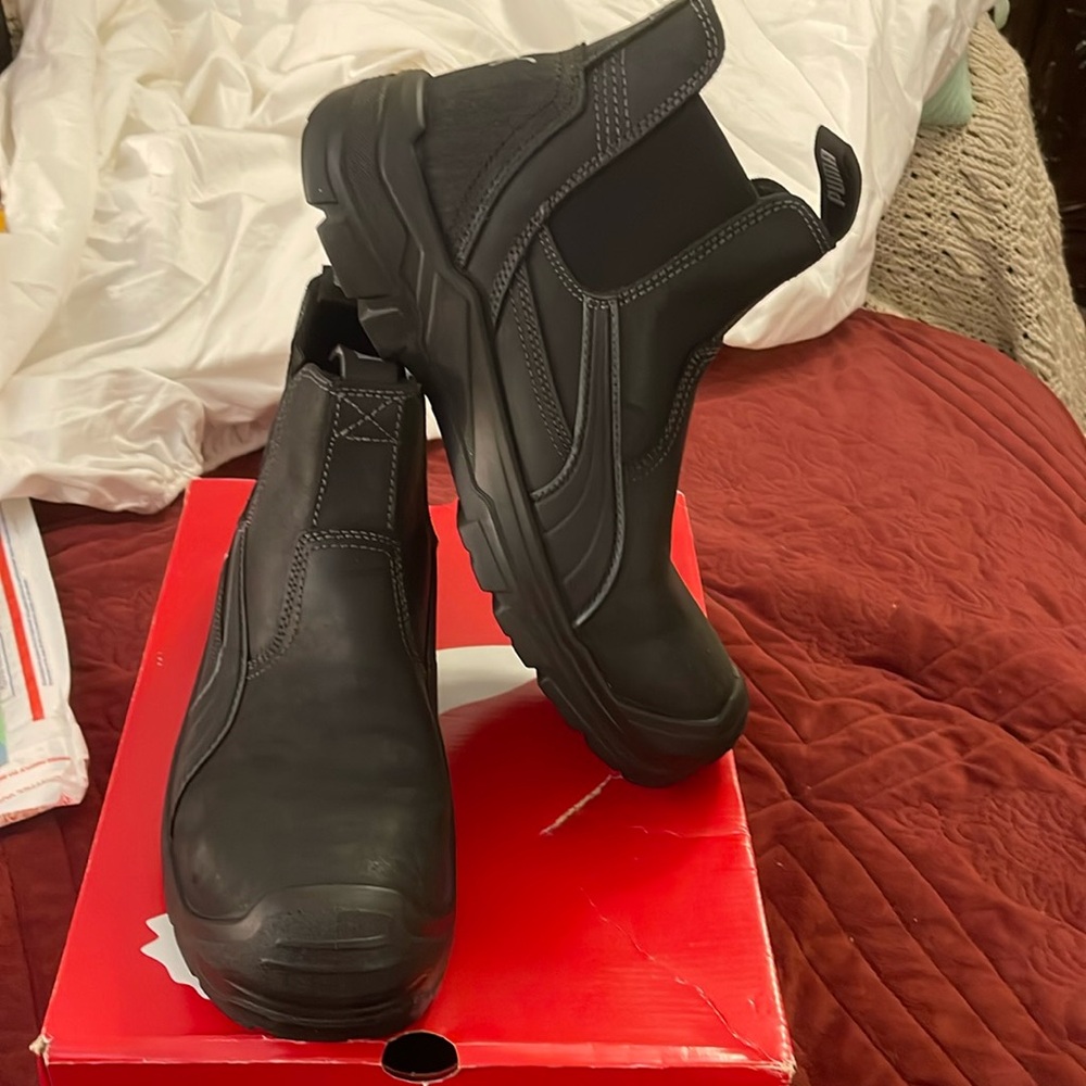NWB‎ New with defects Puma Safety Mens 10.5 Tanami Electrical Hazard Black Boots